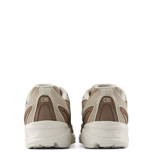 New Balance 740