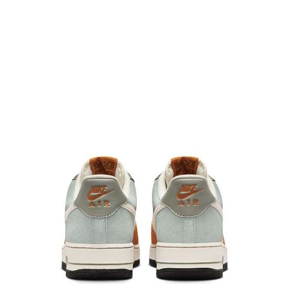 Nike M' Air Force 1 LV8 EMB