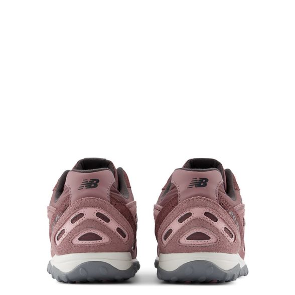 New Balance 204L