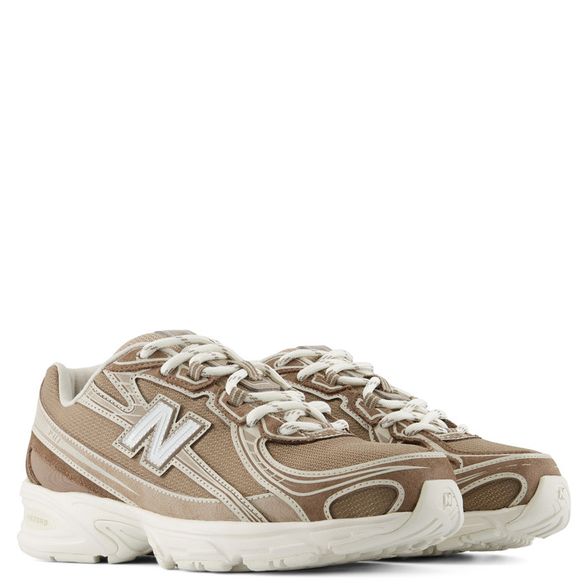 New Balance 740