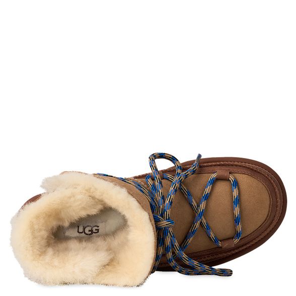 Ugg CLASSIC TREAD BOOT
