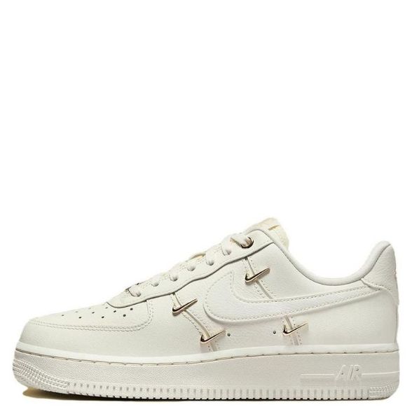 Nike AIR FORCE 1 07 LX