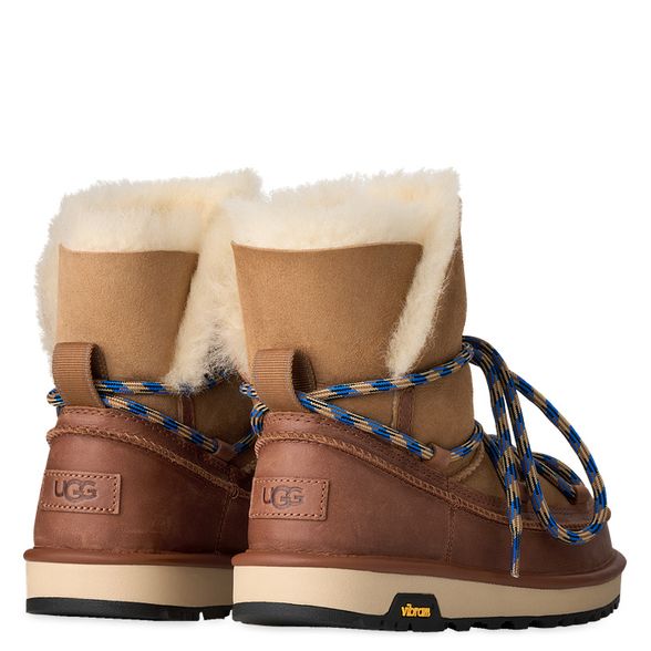 Ugg CLASSIC TREAD BOOT