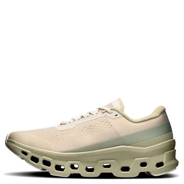 On CLOUDMONSTER 1