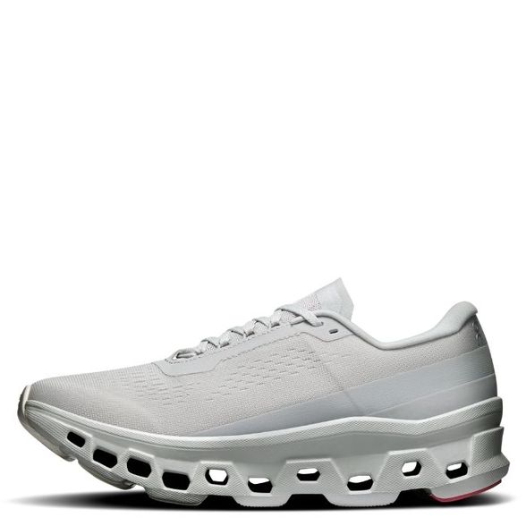On CLOUDMONSTER 1