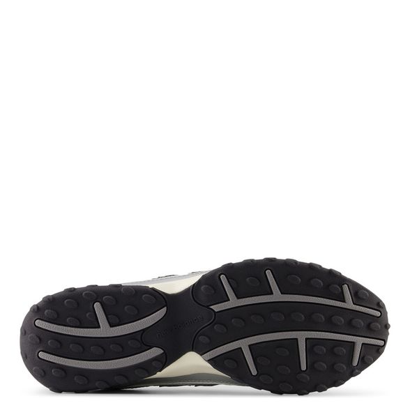 New Balance 204L