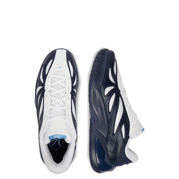 Reebok M' Angel Reese 1