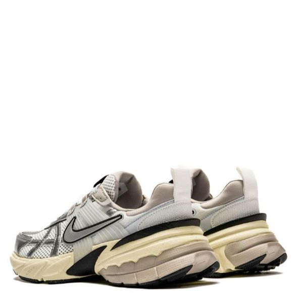 Nike W' V2K Run